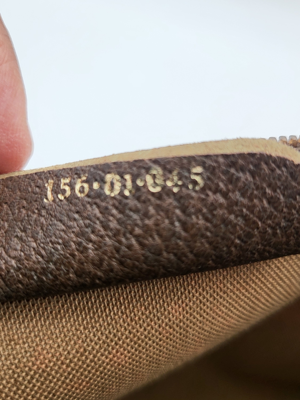 Gucci Beige/Brown GG Supreme Coated Canvas Cosmetic Clutch, Authentic.. - Picture 10 of 14